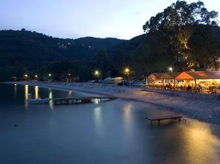 Nikatsas No 2 Case de vacanță